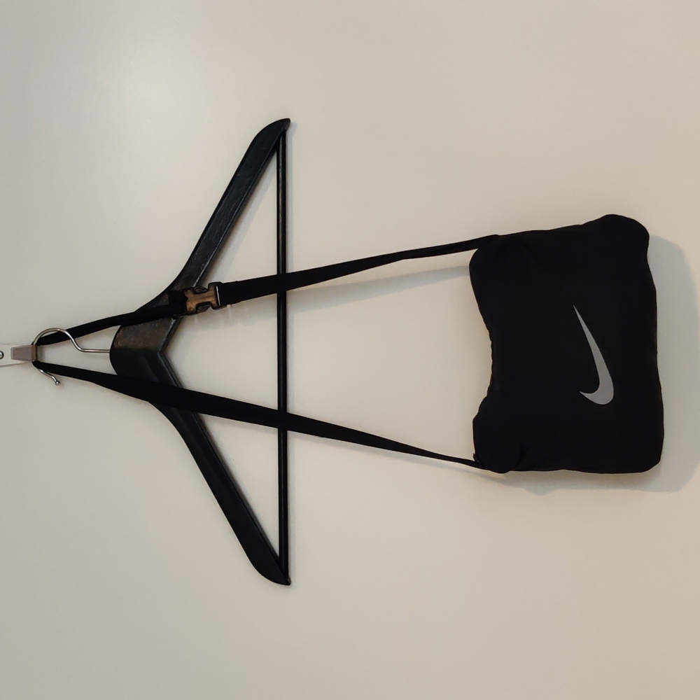 Nike lightweight, black packable running top with hood XL - Picture 11 of 11